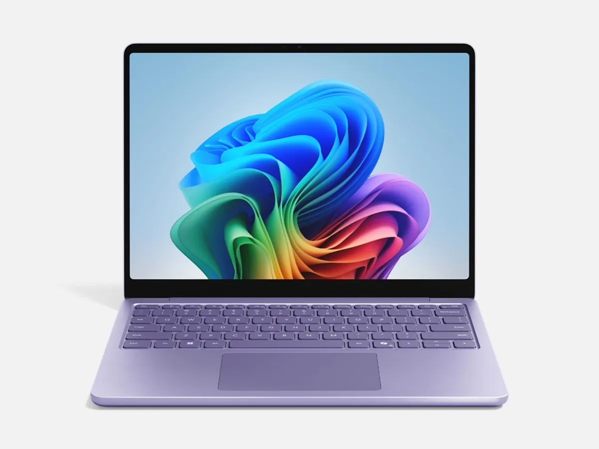 Surface Laptop 13 inci 1st Edition, warna Violet, tampak depan. Sumber: Microsoft.