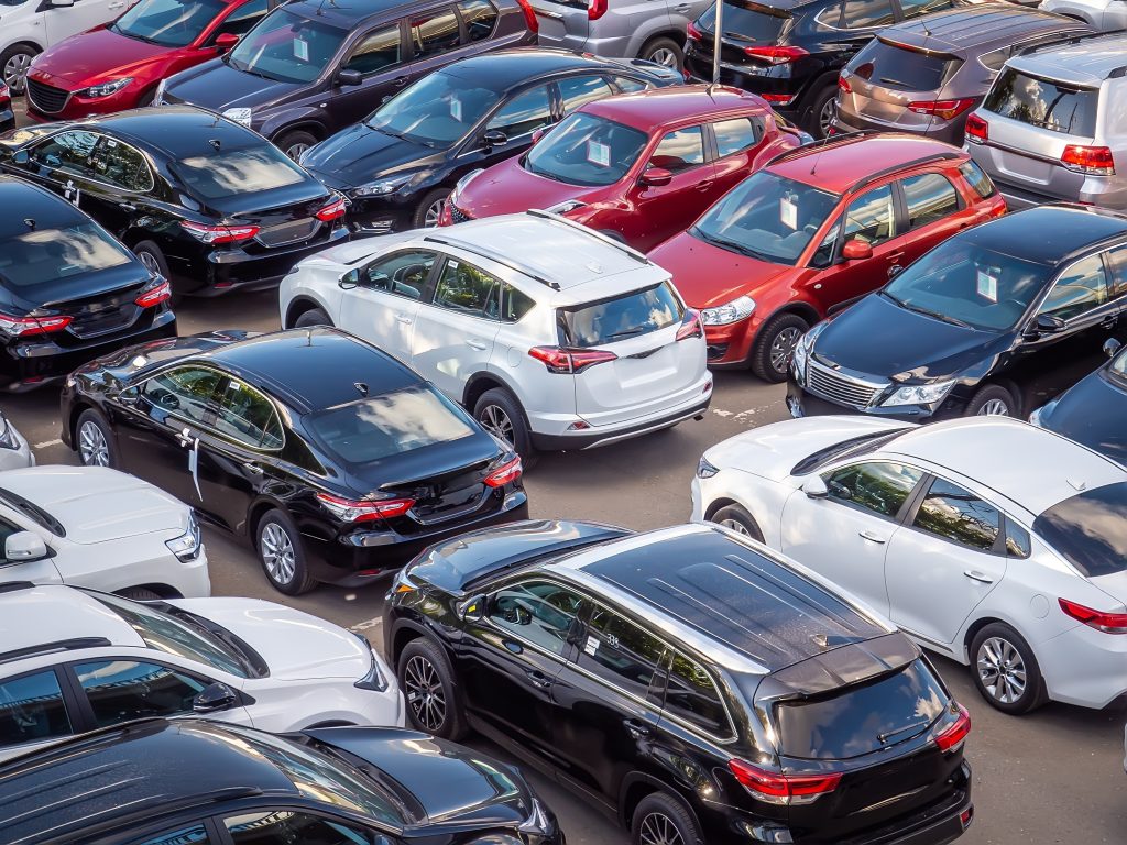 Bagaimana Memperkirakan Harga Jual Mobil Bekas Anda Secara Akurat?